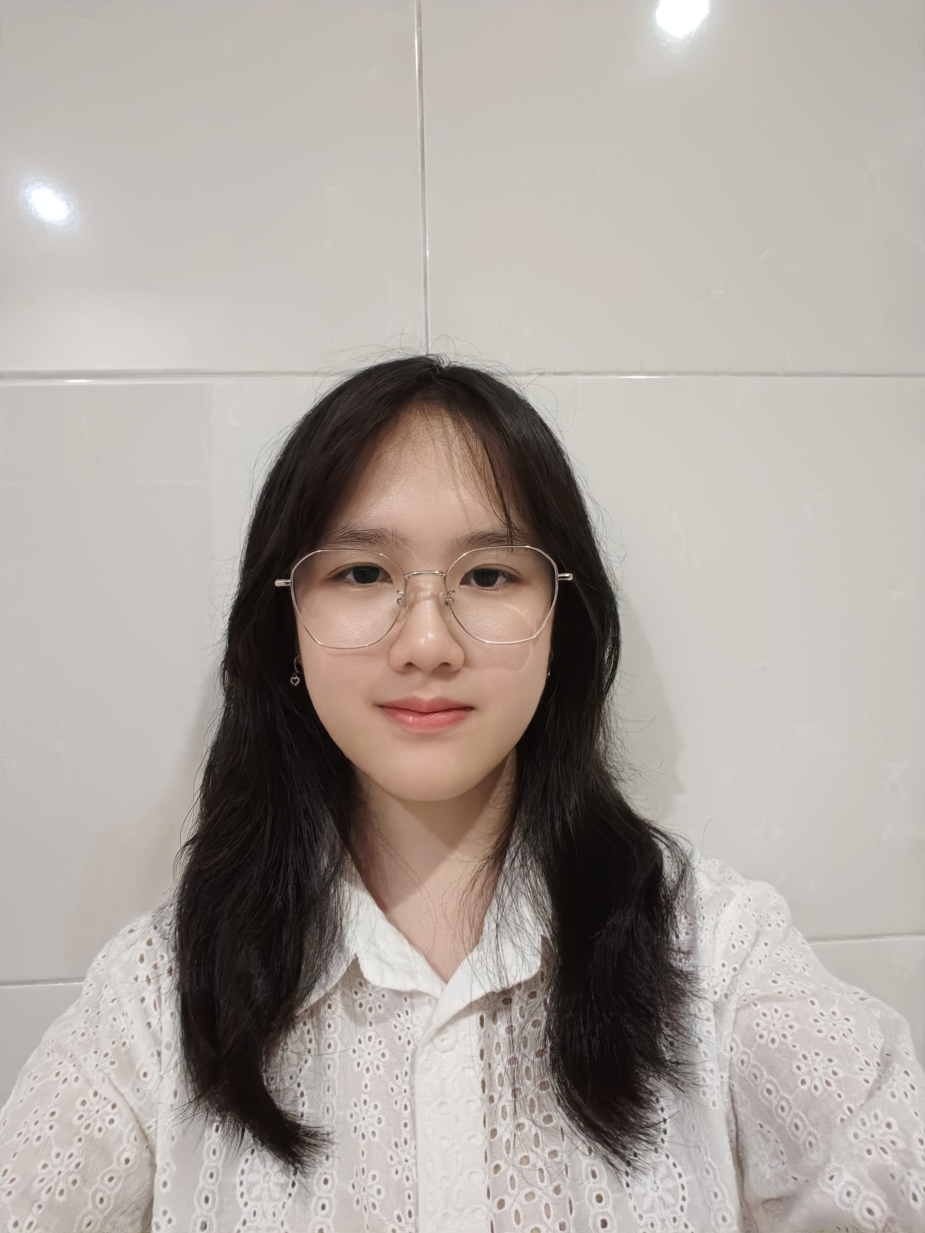 Elsa - Article Writer